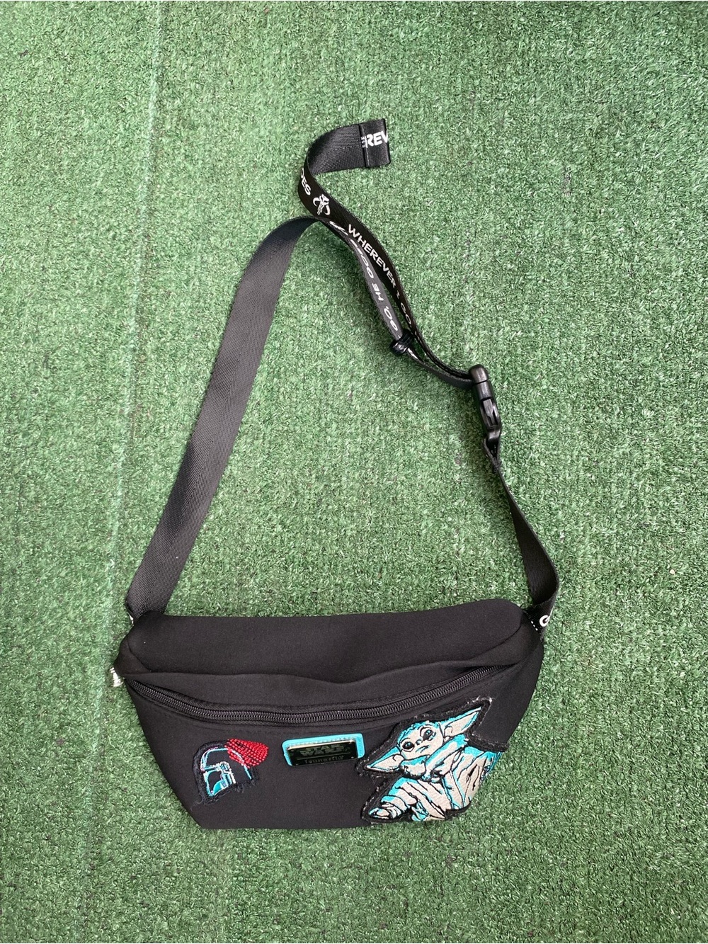 Star Wars loungefly Bag - Baby Yoda Embroidered Fanny Pack